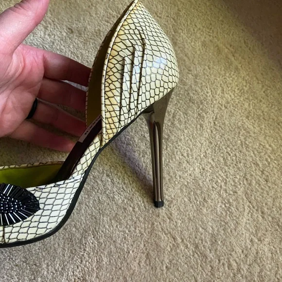 Steve Madden 6.5 Green Black Snakeskin Stiletto Pump Silver Heels - Picture 6 of 10
